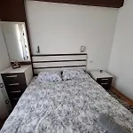 By River In 스코페