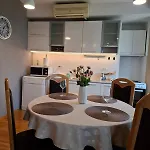 아파트 By River In 스코페